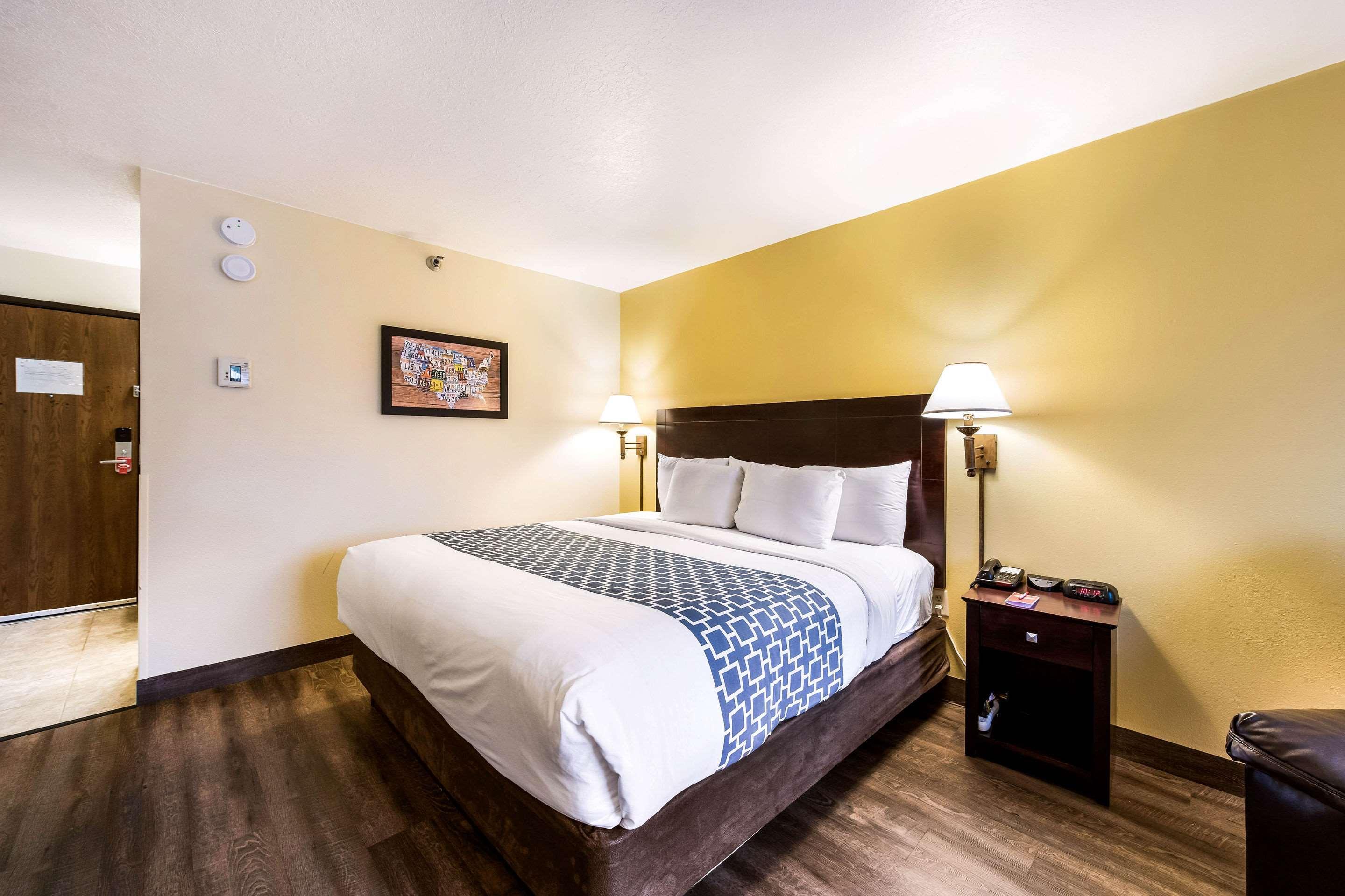 Econo Lodge Mayo Clinic Area Рочестер Экстерьер фото
