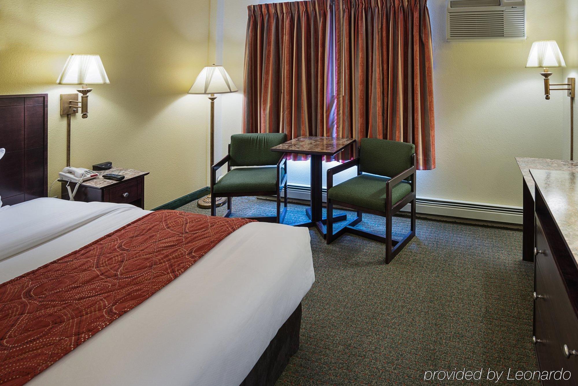 Econo Lodge Mayo Clinic Area Рочестер Экстерьер фото