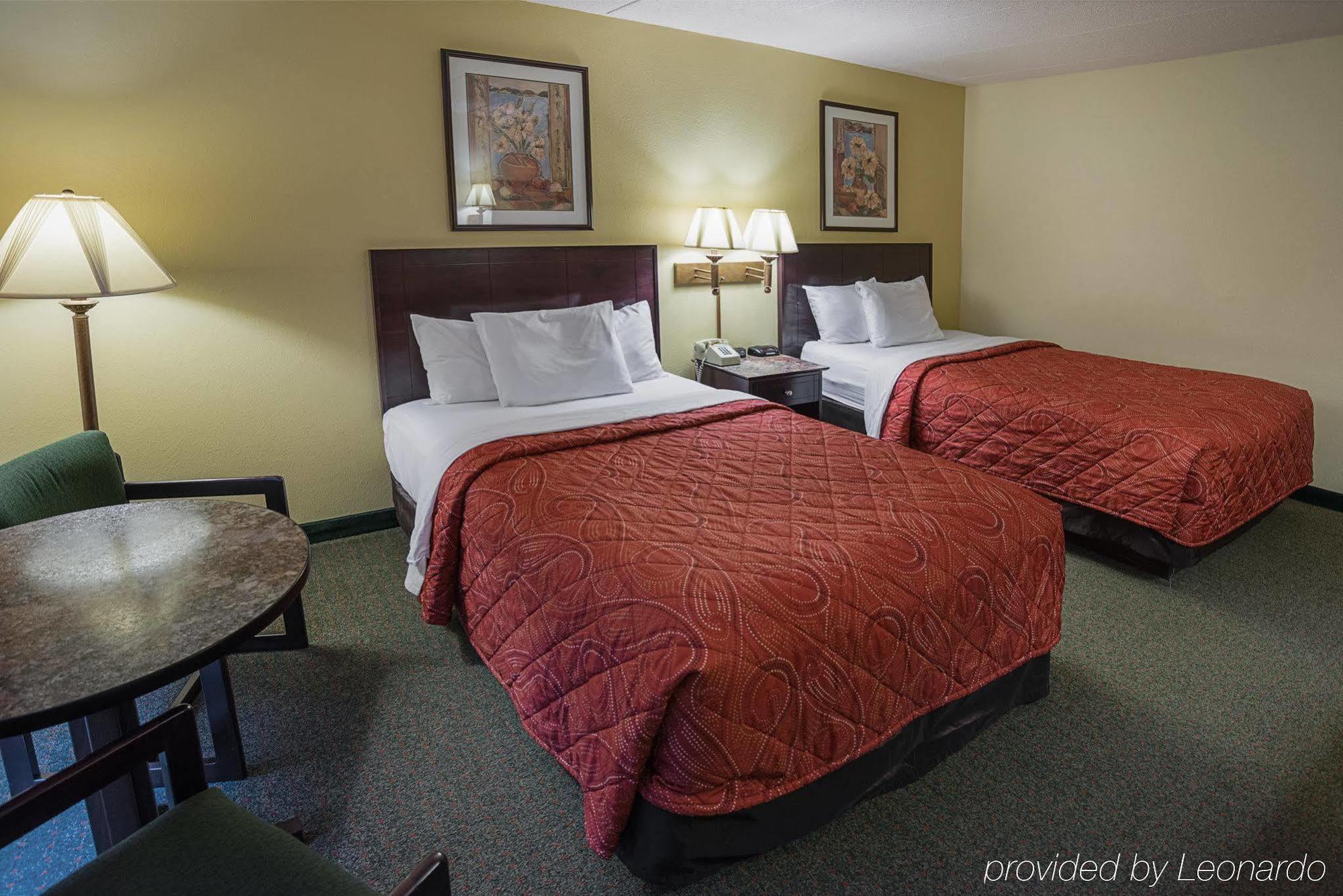 Econo Lodge Mayo Clinic Area Рочестер Экстерьер фото