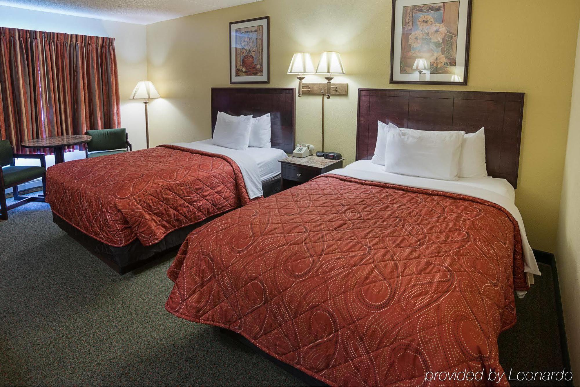 Econo Lodge Mayo Clinic Area Рочестер Экстерьер фото