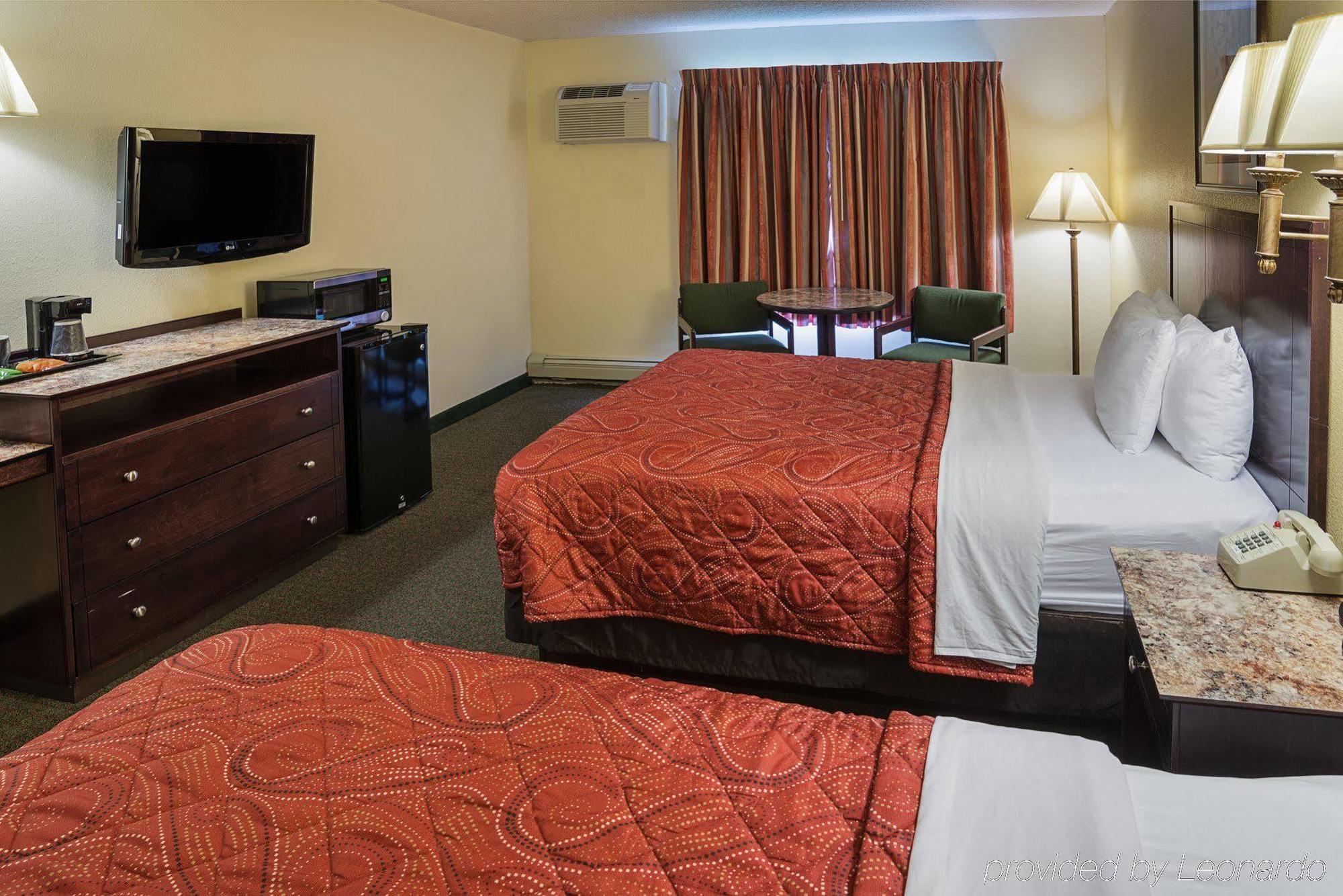 Econo Lodge Mayo Clinic Area Рочестер Экстерьер фото