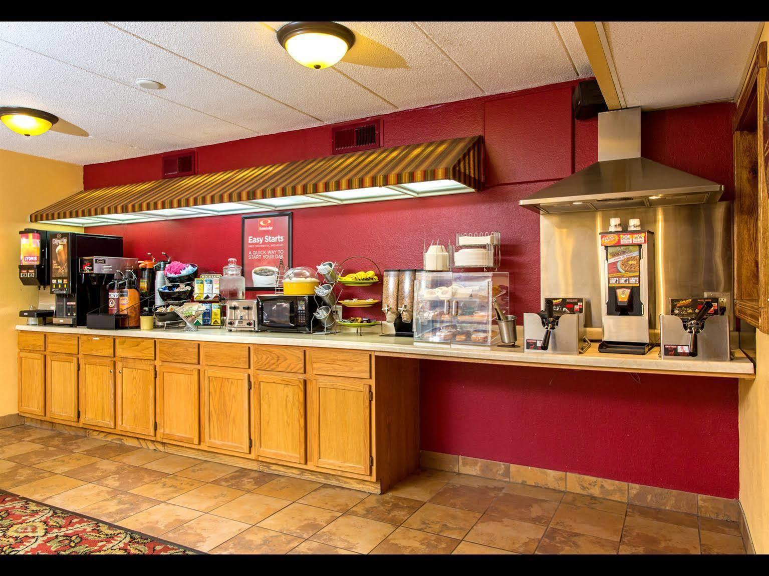 Econo Lodge Mayo Clinic Area Рочестер Экстерьер фото