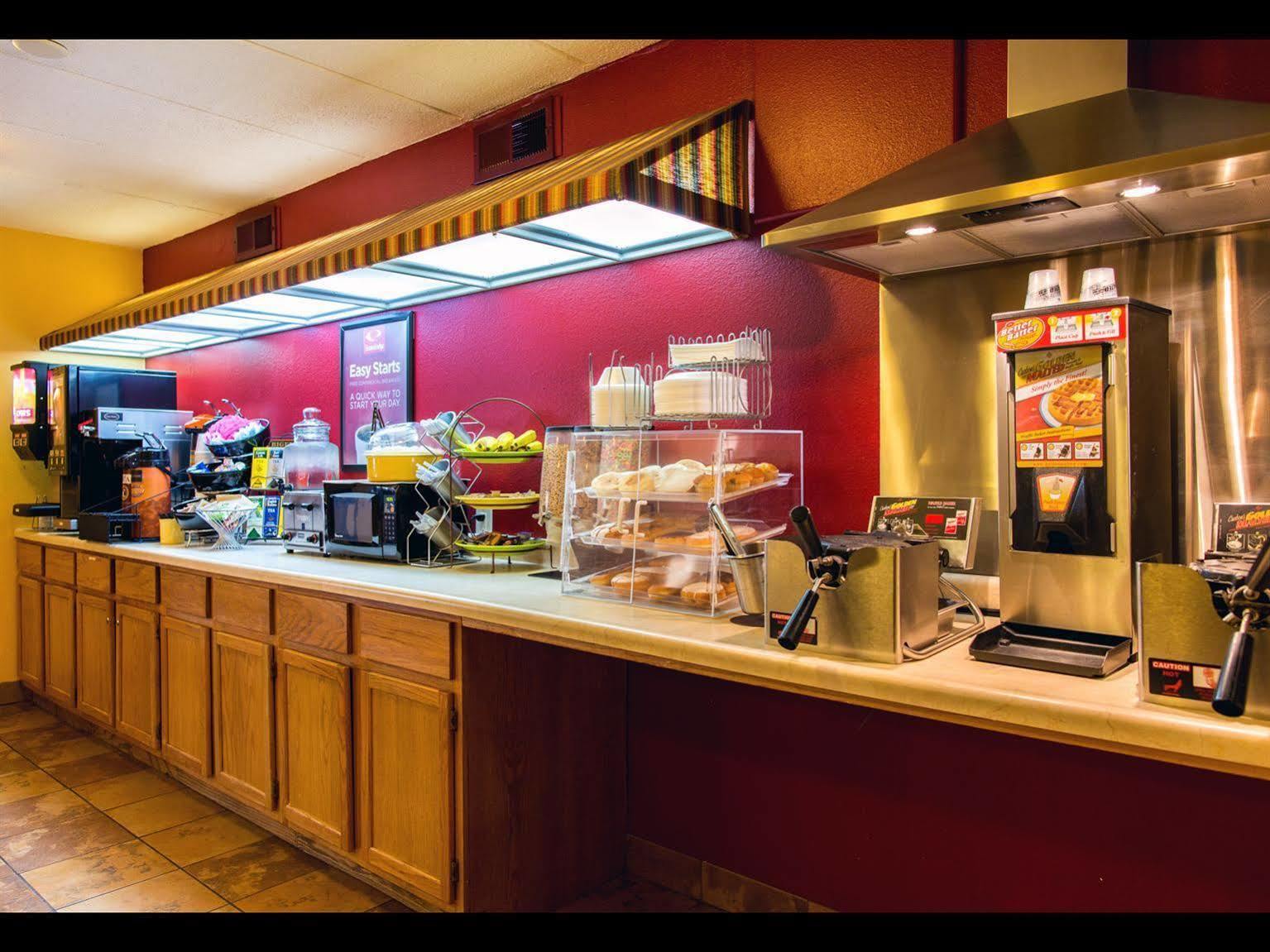 Econo Lodge Mayo Clinic Area Рочестер Экстерьер фото